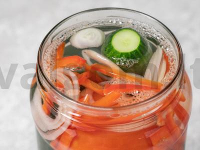 Pomidorų ir agurkų asorti žiemai Žingsnis 2