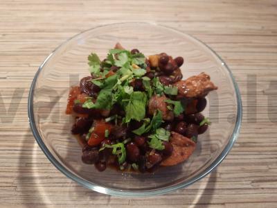 Vištiena su pupelėmis pagrindine nuotrauka