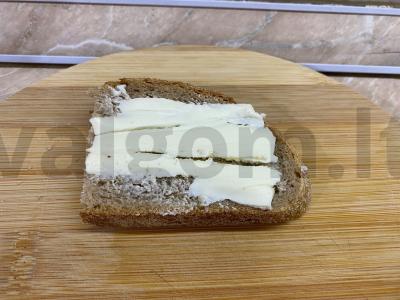 Užkandžių sumuštiniai su šprotų ir šviežiu agurku Žingsnis 2