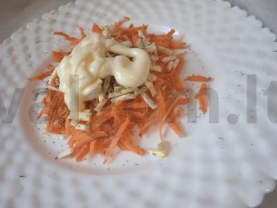 Morkų salotos su česnaku sūriu Žingsnis 3