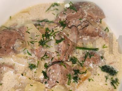 Vištienos kepenėlės grietinėje pagrindine nuotrauka