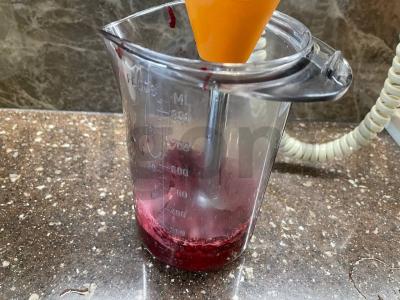 Kiaušinių dažymas naudojant burokėlius Žingsnis 2