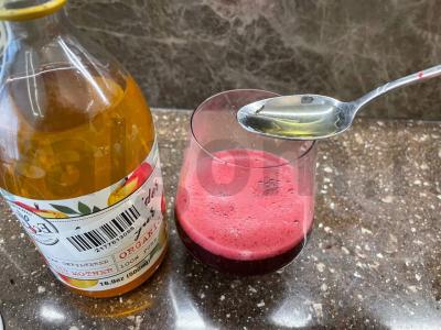 Kiaušinių dažymas naudojant burokėlius Žingsnis 3