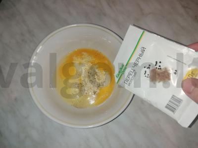 Kepta bulvė su šonine česnako-grybų padaže Žingsnis 3