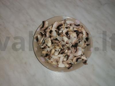 Kepta bulvė su šonine česnako-grybų padaže Žingsnis 9