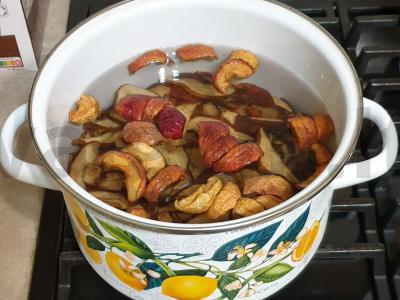 Džiovintų vaisių kompotas Žingsnis 1