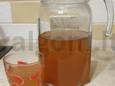 Džiovintų vaisių kompotas pagrindine nuotrauka