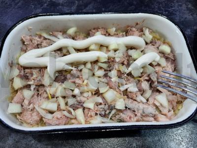 Salotos su konservuota skumbre Žingsnis 3