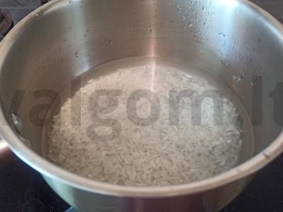 Jazminų ryžiai su rukola ir riešutais Žingsnis 1