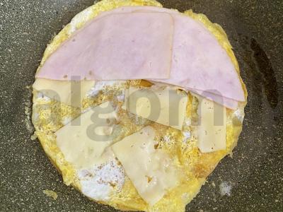 Tortilija su kiaušiniu, kumpiu ir sūriu Žingsnis 3