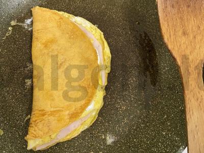 Tortilija su kiaušiniu, kumpiu ir sūriu Žingsnis 4