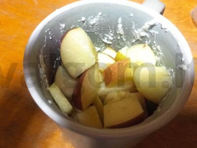 Varškės masė su bananais, obuoliais ir kartaus šokolado Žingsnis 1