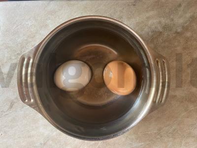 Namų „Cezaris“ su vištienos krūtinėle, česnaku ir lediniu salotu Žingsnis 7