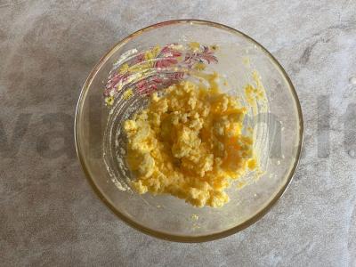 Namų „Cezaris“ su vištienos krūtinėle, česnaku ir lediniu salotu Žingsnis 9