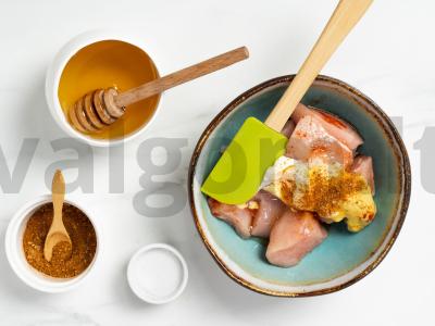 Kalakutienos filė su obuoliais ir šašlykų prieskoniu Žingsnis 1