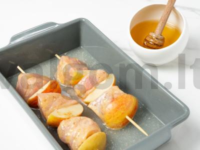 Kalakutienos filė su obuoliais ir šašlykų prieskoniu Žingsnis 2