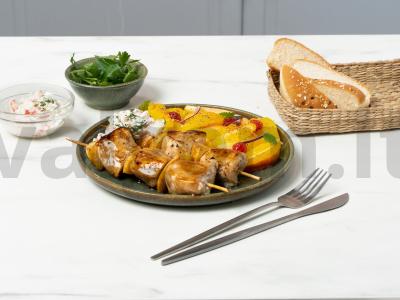 Kalakutienos filė su obuoliais ir šašlykų prieskoniu pagrindine nuotrauka