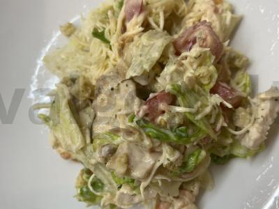 Cezario salotos su vištiena pagrindine nuotrauka