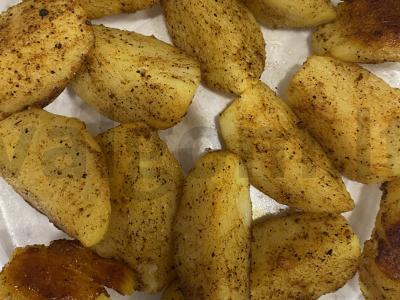 Kaimiški bulvės su padažu pagrindine nuotrauka