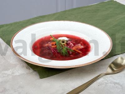 Vegetariškas burokėlių sriuba pagrindine nuotrauka