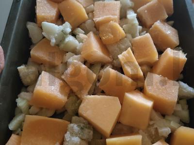 Moliūgų, cukinijų ir gaudos sūrio apkepas Žingsnis 2