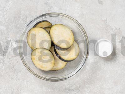 Baklažanai su česnaku ir pomidorais Žingsnis 1