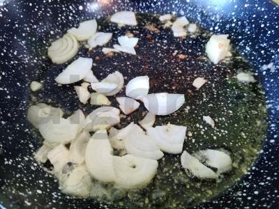 Grietinėlės ir sojų sultinys su grybais Žingsnis 2