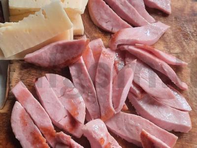 Įdaryti blynai su dešra ir sūriu Žingsnis 4