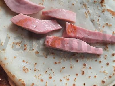 Įdaryti blynai su dešra ir sūriu Žingsnis 6