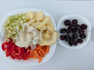 Jautienos koja, kepta su daržovėmis ir gervuogėmis orkaitėje Žingsnis 2