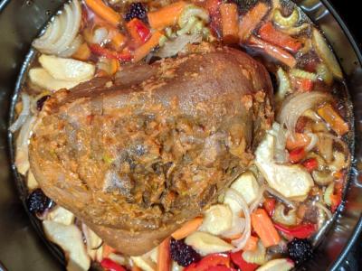 Jautienos koja, kepta su daržovėmis ir gervuogėmis orkaitėje Žingsnis 5