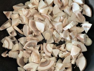 Grybų sriuba su grikių kruopomis ir daržovėmis Žingsnis 2