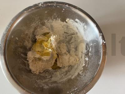 Sluoksniuotas mini štrudelis su kriaušių gabaliukais Žingsnis 3