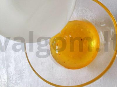 Auksinės sraigės su abrikosų džemu ir brie sūriu Žingsnis 1