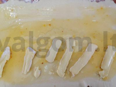 Auksinės sraigės su abrikosų džemu ir brie sūriu Žingsnis 2