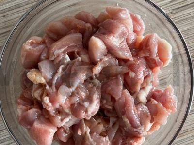 Troškinta bulvė su vištienos šlaunelių filė Žingsnis 1