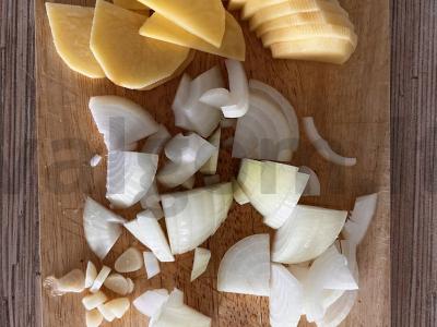 Troškinta bulvė su vištienos šlaunelių filė Žingsnis 2