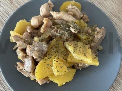 Troškinta bulvė su vištienos šlaunelių filė pagrindine nuotrauka