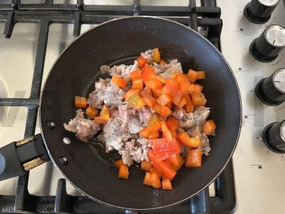 Rudai mėsos pica su sūrio plutele Žingsnis 5