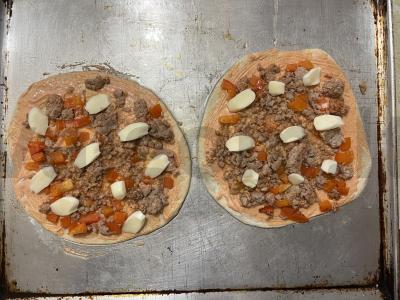 Rudai mėsos pica su sūrio plutele Žingsnis 7