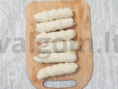 Dešrelės sluoksniuotame tešloje iš keturių ingredientų Žingsnis 2