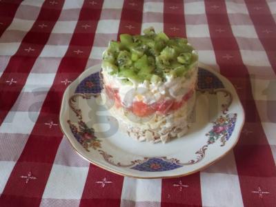 Vištienos ir kivio salotas pagrindine nuotrauka