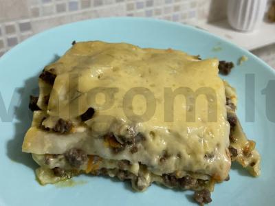 Mėsos lasagna iš šoninės bešbarma pagrindine nuotrauka