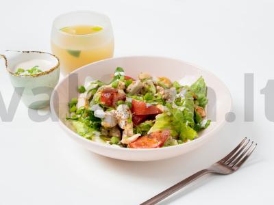 Romano salotas su kalakutienos filė pagrindine nuotrauka