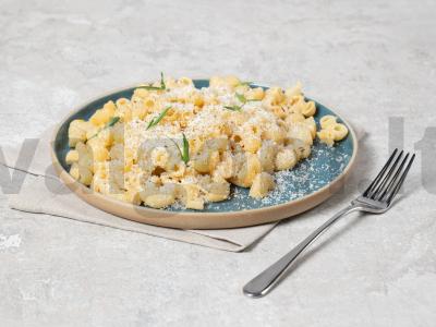 Makaronai su daržovių padažu pagrindine nuotrauka