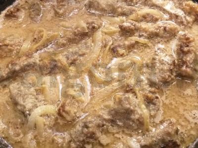 Jautienos kepenėlių stroganovas pagrindine nuotrauka