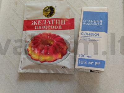 Grietinėlės ir varškės desertas su braškėmis ir abrikosais Žingsnis 1