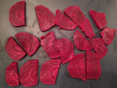 Salotas su ožkos sūriu, burokėliais ir graikiniais riešutais Žingsnis 1