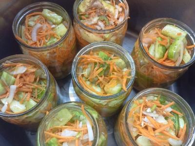 Korejietiški agurkai žiemai Žingsnis 11