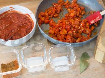 Ašakšuka su saldžiuoju pipiru Žingsnis 4